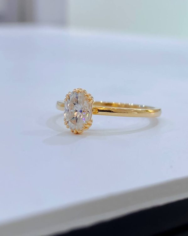 18 Yellow Gold Ring With A Moissanite